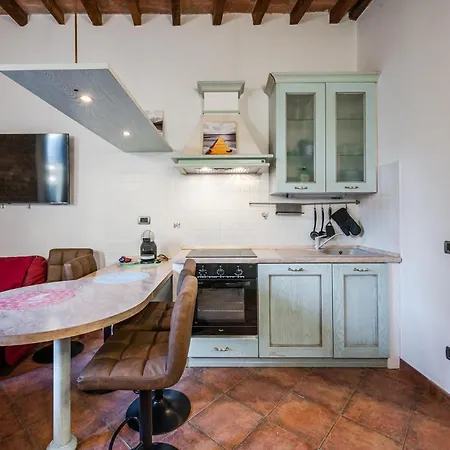 Very Near Piazza Mazzini * 摩德纳