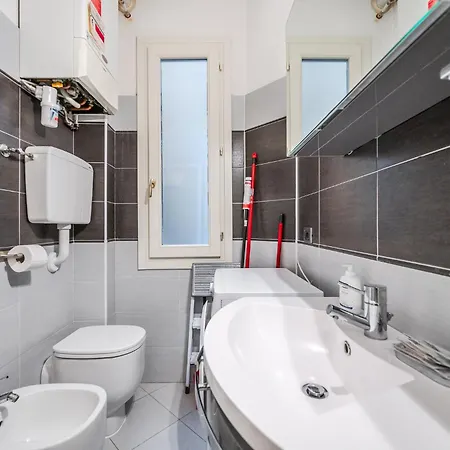 Very Near Piazza Mazzini Apartment