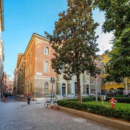 Very Near Piazza Mazzini 公寓 *