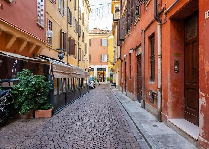 Very Near Piazza Mazzini * 摩德纳