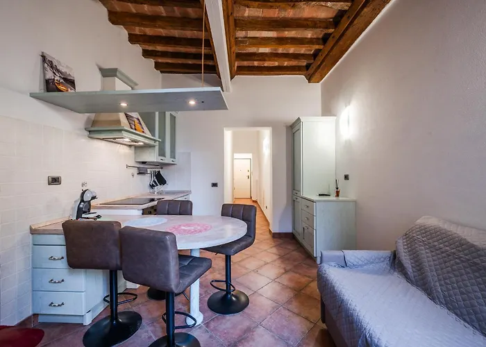 Very Near Piazza Mazzini 摩德纳