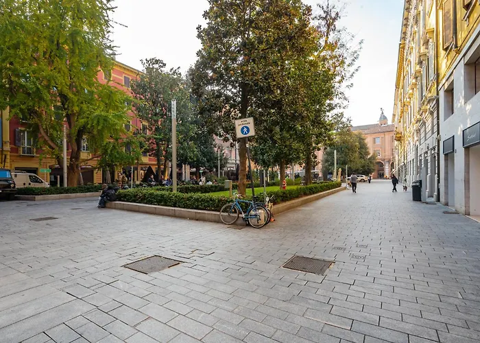 Very Near Piazza Mazzini * 摩德纳