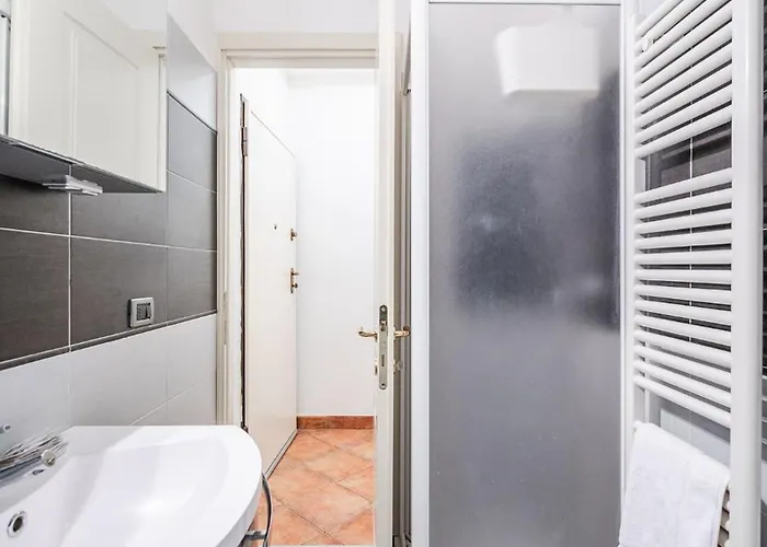 Very Near Piazza Mazzini 公寓 *